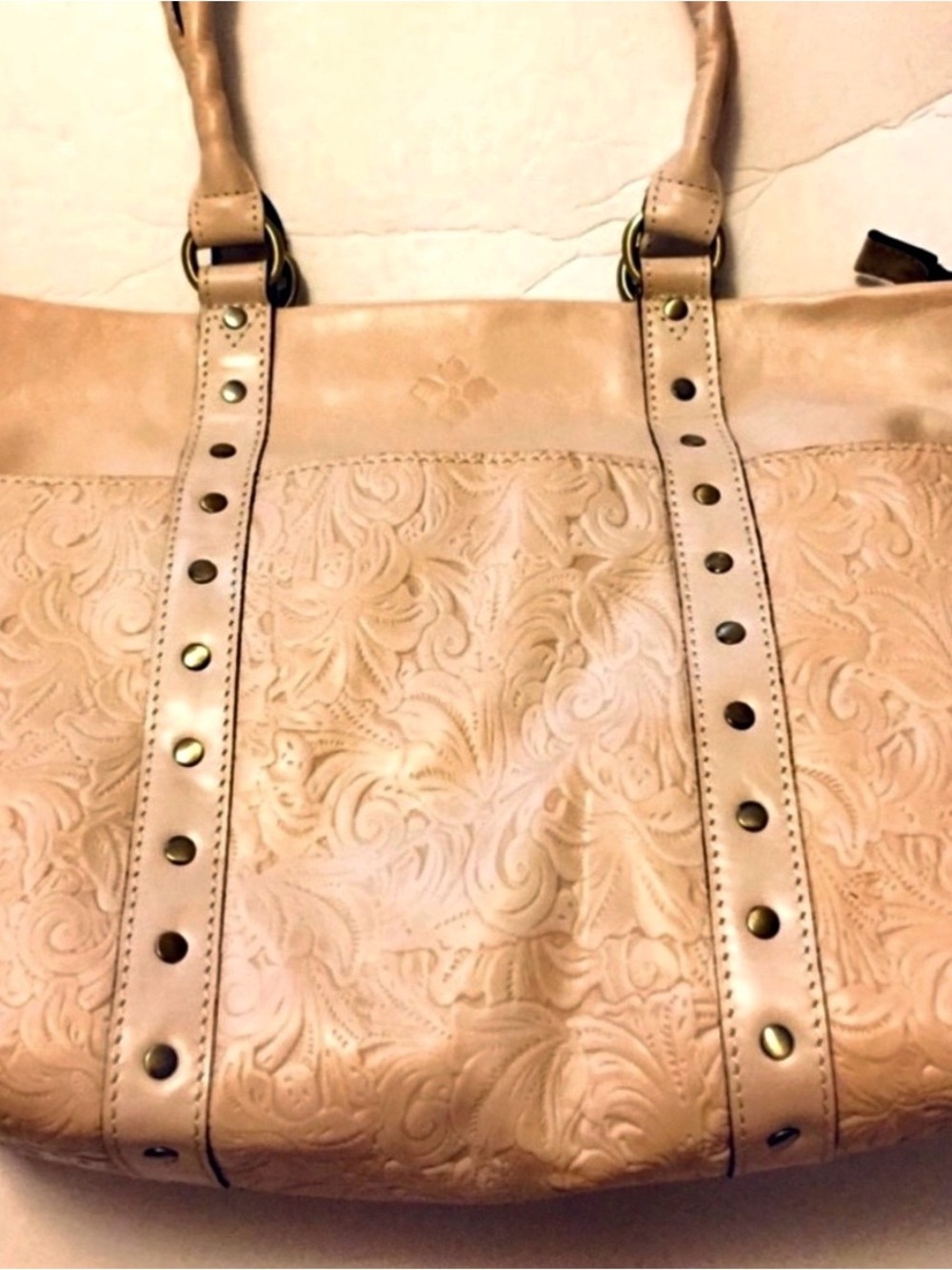 New $229 Patricia Nash Embossed Tooled Floral Tote Bag in Natural White